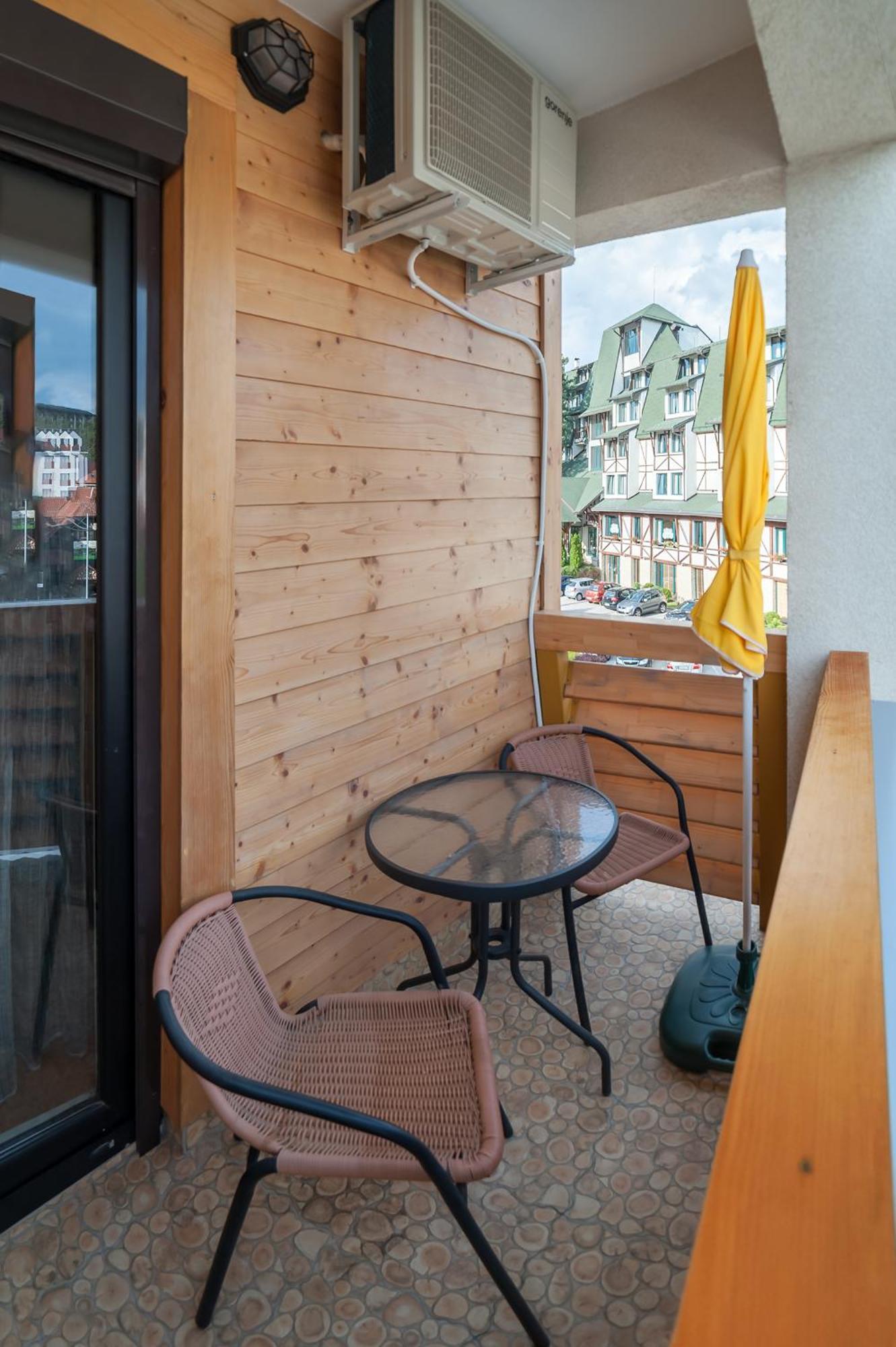 Apartment Maksi-Centar 兹拉蒂博尔 外观 照片